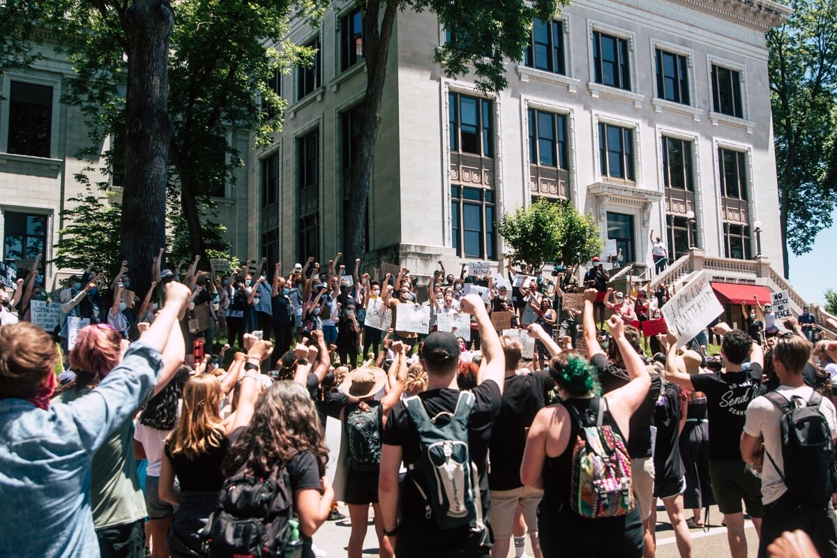 Protesters march from Coolidge Park to Chattanooga Courthouse